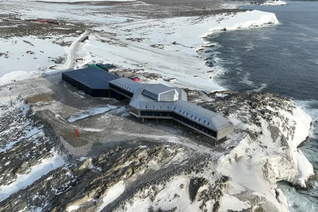 There Are 80 Scientific Research Stations in Antarctica