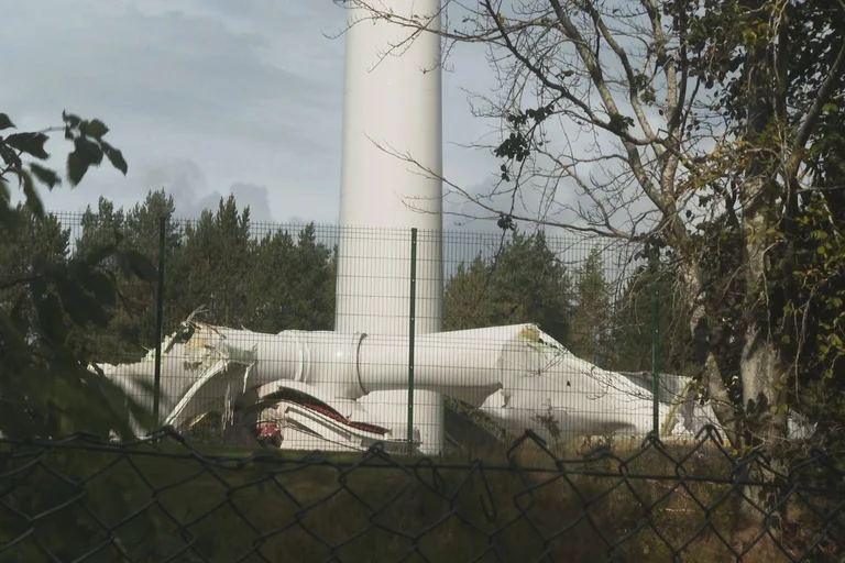 Wind Turbine Blade Crash In Perth What Really Happened
