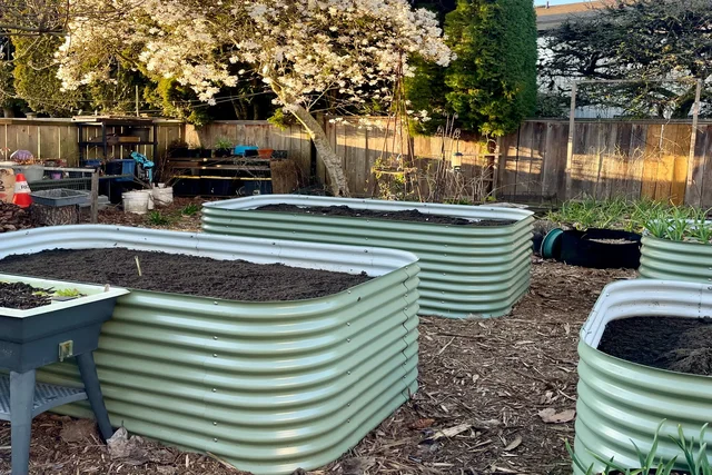 32 Extra Tall 6‑in‑1 Raised Garden Bed Kit (1)